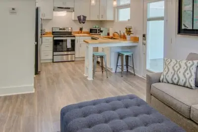 Image de Very Private Lockeland Springs Tiny House on Lillian Alleyway ~ Dogs Welcome!