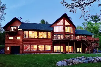 Image de Sunsets & Sand Beach: A Private Executive Thunder Lake Estate