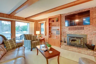 Image de Waterfront Gladwin Vacation Rental w\/ Lake View!