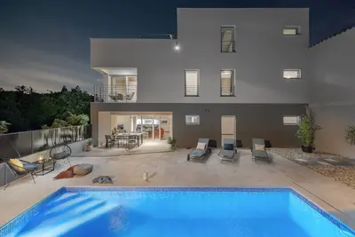 Image de Villa San for 6 persons in Medulin with fitness and only 2 km from the beach with sea view