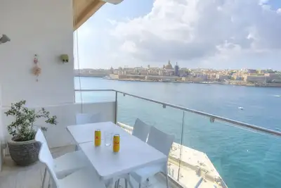 Image de Spacious 3bedrooms with spectacular views Goslm-6