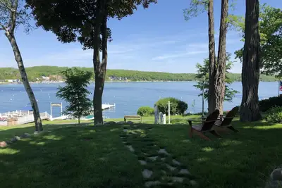 Image de Lake Geneva Waterfront, beautiful family cottage in Glenwood Springs. Fontana
