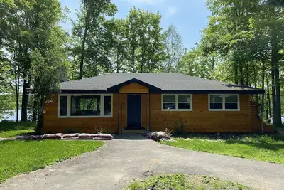 Image de Beautiful house on Camp Lake!
