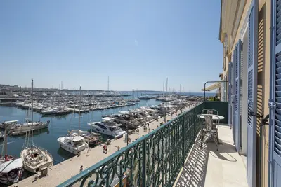 Image de Face Vieux Port Magnifique 3 pièces vue mer imprenable by OIam Properties