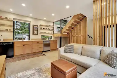 Image de Beautiful Girdwood Cabin with Sauna & Steam Shower