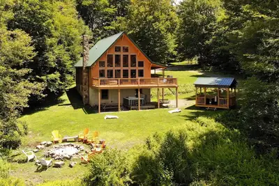 Image de 4br Mountain Cabin near Snowshoe: Hot Tub, Sauna, Games, Views!
