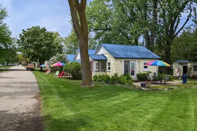 Image de Little Yellow Cottages