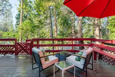 Image de Lake Access, Pets welcome, Walk to town, Sleeps 8