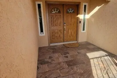 Image de Wayfarer, Tiki's and a pool