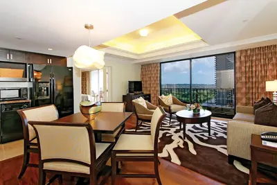 Image de Upscale Presidential 1br Suite for 4 @ Wyndham Royal Garden