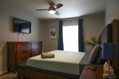 Image de Modern 3 bed 2 bath home. Great location!