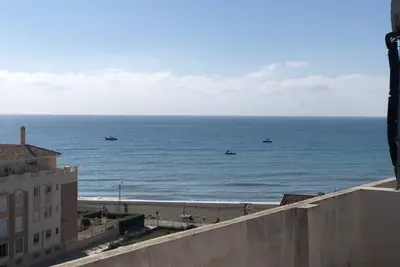 Image de Vacation apartment, directly on the beach with 2 terraces.