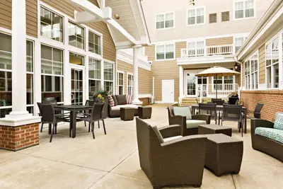 Image de Spacious 2br Suite, 2 Miles from Downtown Newport!