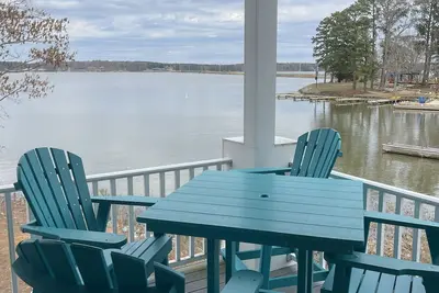 Image de When location is everything, you can’t beat Perched at the Pointe!