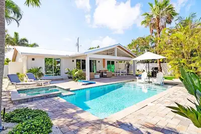 Image de Ami Lucky: North End! Pool! by Anna Maria Life Vacation Rentals