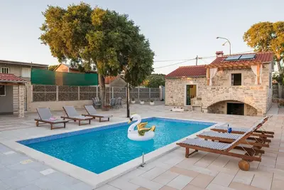 Image de Maison pour la famille avec la piscine Primošten Burnji, Primosten (K-21068)