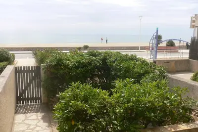 Image de villa le golf, située en front de me, climatisée, classée 3 étoiles.