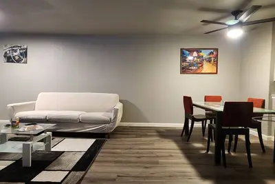 Image de Large Condo + 2 car garage in the heart of Las Colinas, near Dallas.