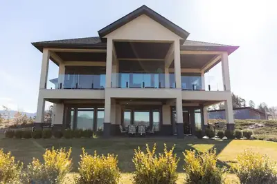 Image de Large Cozy Luxurious Home