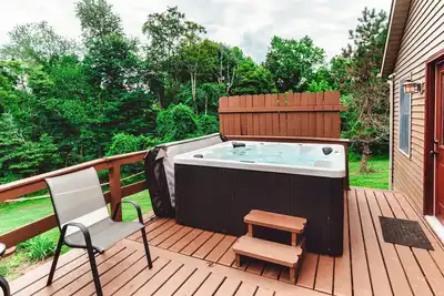 Image de Private Hot Tub |Ash Cave |King Bed |Onsite Forest