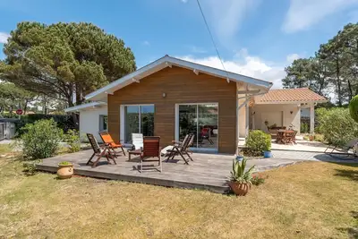Image de Maison chaleureuse à deux pas de l'océan - 6 pers, Wi-Fi, parking, terrasses, ménage inclus
