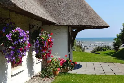 Image de Thatcher's Rest Cottage\nWinner 'Best beach holiday rental in Europe'.