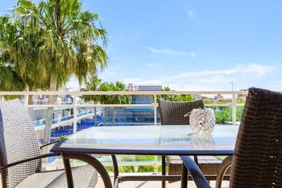 Image de Joli appartement pour 4 personnes avec climatisation, piscine, Tv, terrasse et parking