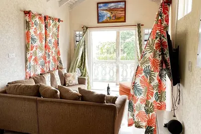 Image de Cozy Modern Upstairs 2 Bed A\/C Apt Near 2 Everything