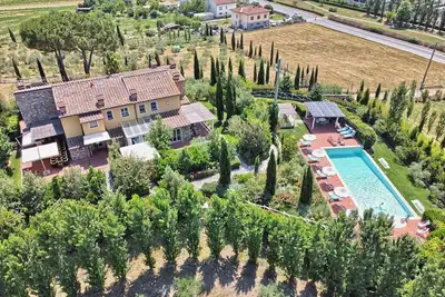 Image de Villa à Forcoli avec 10 chambres à coucher, 23 couchages