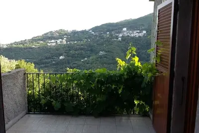 Image de Maison T3 dans un hameau calme vue mer et montagne