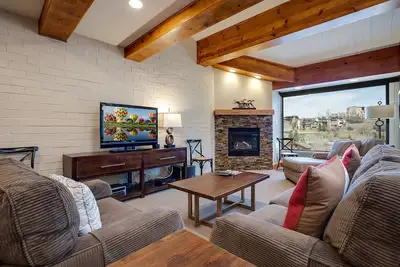 Image de Sv704 | A/C | Luxury Condo right in Mtn Village | Pool | Hot Tub | Winter Shuttl