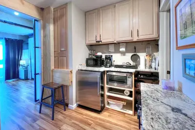 Image de Efficiency Condo at the Base Area for a Great Rate!