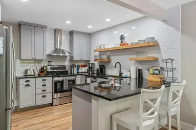 Image de Newly Renovated Hideaway Condo - Hike, Swim, Ski, Golf All Close By!