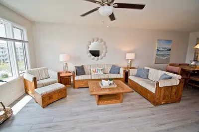 Image de Point Emerald E-202, Oceanside Condo in Emerald Isle, Nc!
