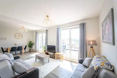Image de Stylish 2 Bed Apartment in Crawley - Sleeps 5