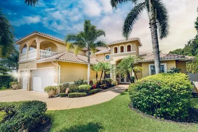 Image de Private Villa | Pool + Hot Tub + Sleeps 20