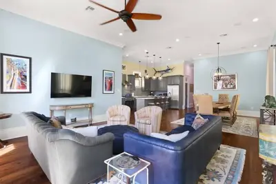 Image de Freestanding 4bd/3ba Classic Nola House w Backyard