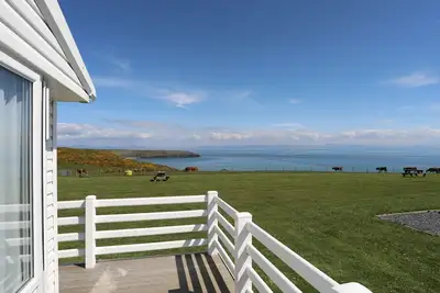 Image de The Caravan - Cilan, family friendly, with a garden in Abersoch