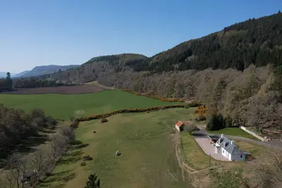 Image de Luxury Highland Haven with Hot Tub by Loch Ness - Balnacraig Farmhouse