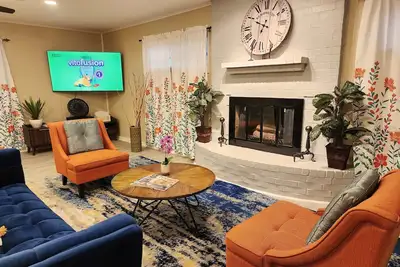 Image de 3br Family Home, Great Neighborhood, Prime Location, Pet Friendly & Huge Yard