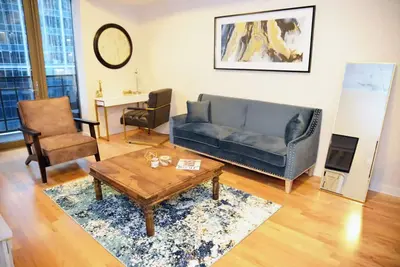 Image de Luxury Midtown/Biz District Condo W/ Skyline View