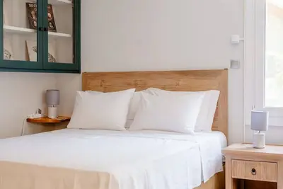 Image de Canto-Home Alongside The Acropolis