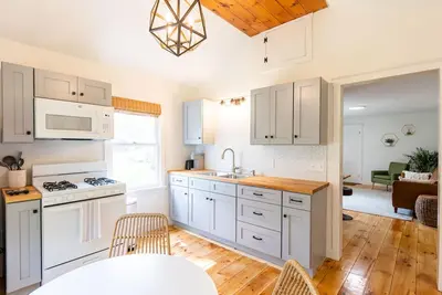 Image de Private Woodland Cottage Near Beaches and Shopping