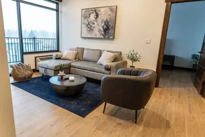 Image de New Condo near Glacier Park 2 Bed/2 Bath with kitchen and private parking spot!