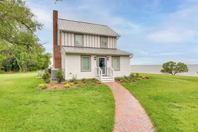 Image de Waterfront Maryland Vacation Home: Private Beach!