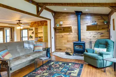 Image de Alpine Lake Resort Cabin Rental w\/ Pool Access!