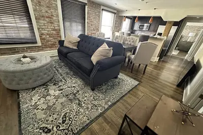 Image de The Acadian 2b/2b Historic Fq Apt. - 60 Day Min. Rental