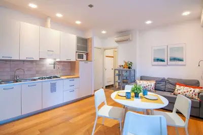 Appartamento con balcone a due passi dalla stazione