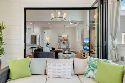 Image de Spectacular Cdm/Newport Beach 2 Bedroom in the heart of Cdm village!