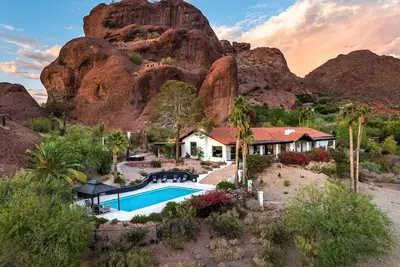 Image de Camelback Mountain Mid-Century Modern Villa, Private, City Views, Pool, Hot Tub